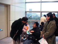 写真 新関屋駅のバリアフリー・チェック
